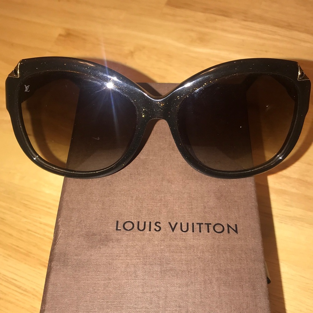 Louis Vuitton Sparkly Brown Glasses